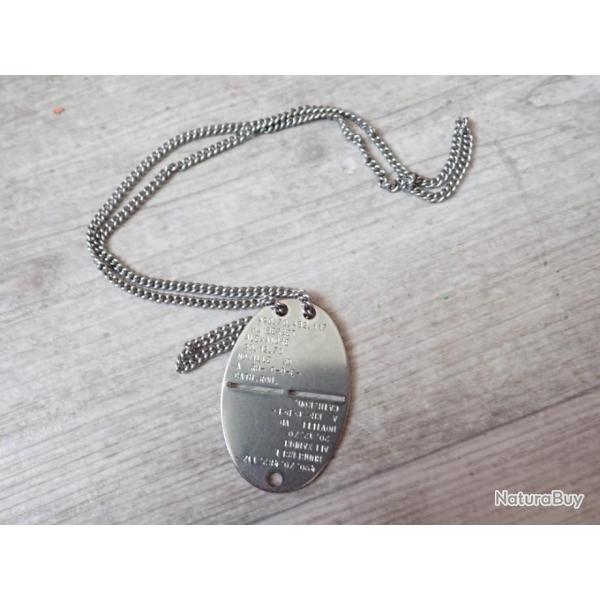 Plaque d'identit� Suisse avec chainette. TBE et DECORATIF.