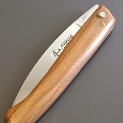 ANCIEN COUTEAU CAPUCIN, PARAPLUIE &Agrave; L'&Eacute;PREUVE, THIERS, XX&egrave;me, manche OLIVIER, tr&egrave;s bon &eacute;tat.