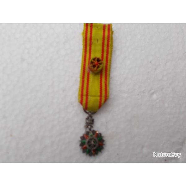 mini m�daille militaire  officier du nichar el iftikar ,neuve