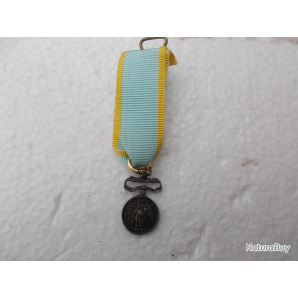 mini m�daille militaire  de crim�e  ,neuve
