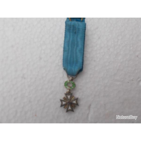 mini m�daille militaire  �toile noire du b�nin ,neuve