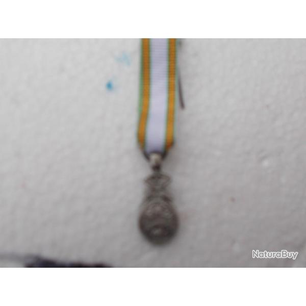 mini m�daille militaire  de LA PAZ  ,neuve
