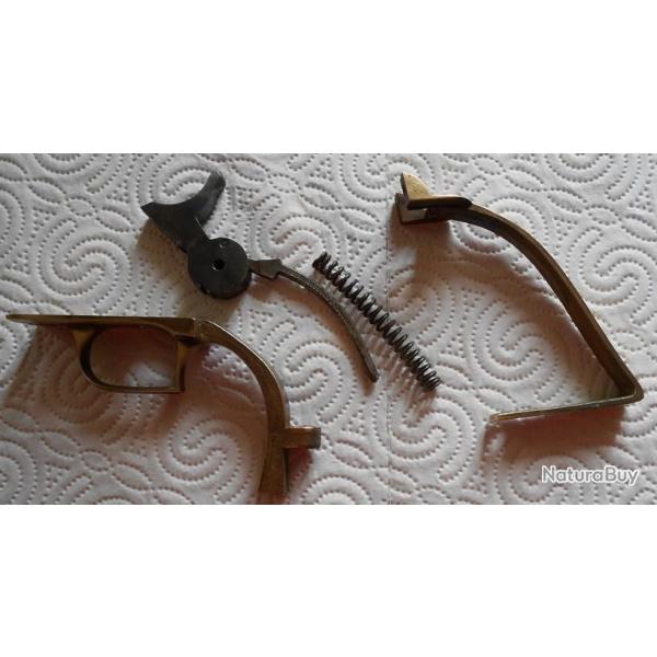 Chien et ressort Sangle arrire et pontet pour revolver ?