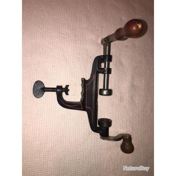 SERTISSEUR CALIBRE  16 NOIR ET FILETS ROUGES