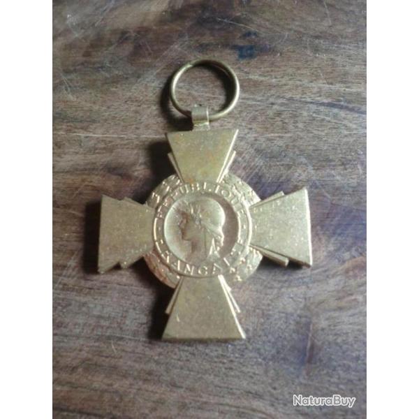 m�daille croix du combattant m�tal dor�