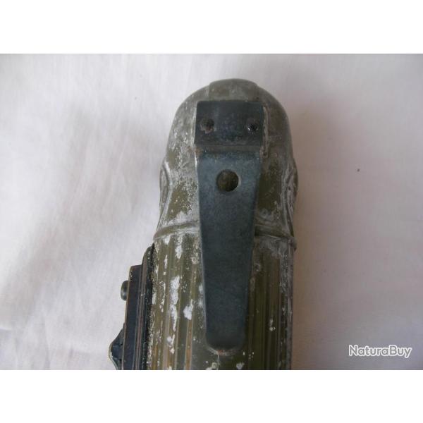 WW2 US LAMPE MILITAIRE AM�RICAINE COUD�E " TL 122 C " FIN DE GUERRE R�F�RENC�E " G.I. "