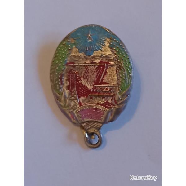 Insigne patriotique communiste de cor�e du nord