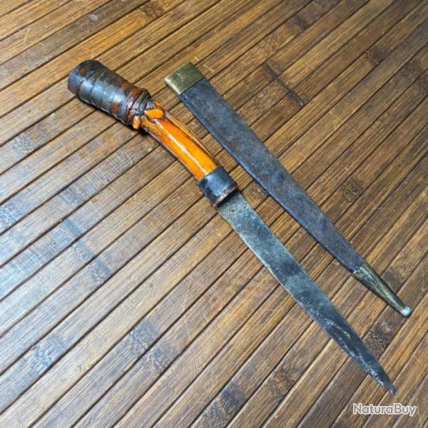 COUTEAU POIGNARD ASIE MANCHE EN CORNE SCULPT