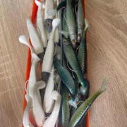 Leurre souple mont&eacute; Delalande blanc et vert swat Shad 9cm 15gr