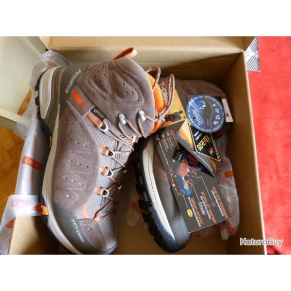 Chaussures TECNICA T-Cross HIGH GTX MS homme neuves 1 Paires en 44 disponible
