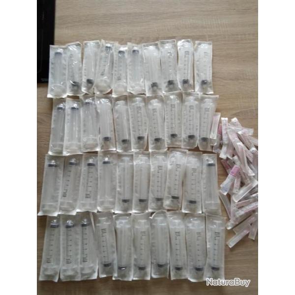 Lot 40 seringues et aiguilles - 30ml