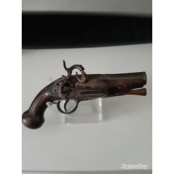 petit pistolet de voyage espagnol � silex transform� en percussion