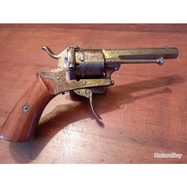 Tr�s bon revolver Li�geois en 7mn � broches.