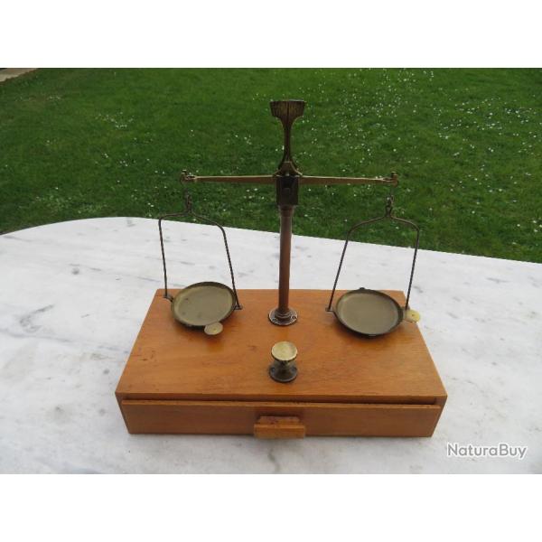 Ancienne Balance de pr�cision � Tr�buchet de Bijoutier/Apothicaire, compl�te - FRANCE (Vers 1950)