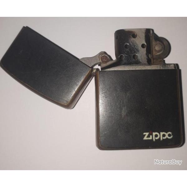 Briquet  Zippo vintage   code A V ann�e 1989 cuivre