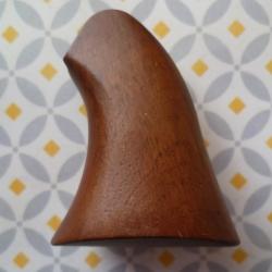CROSSE DE REVOLVER A POUDRE NOIRE, NEUVE, EN BOIS,(POUR REVOLVER A IDENTIFIER)