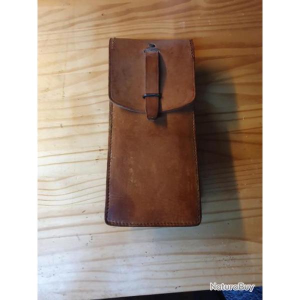 Pochette cuir arm�e fran�aise en tr�s bon �tat.