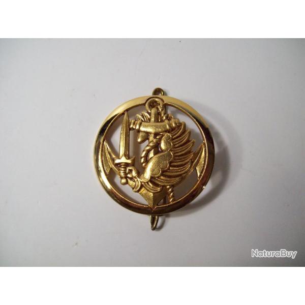 insigne b�ret para colo dor�.