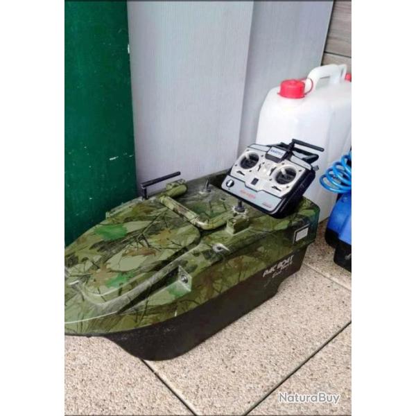 Bateau amorceur anatec + sondeur