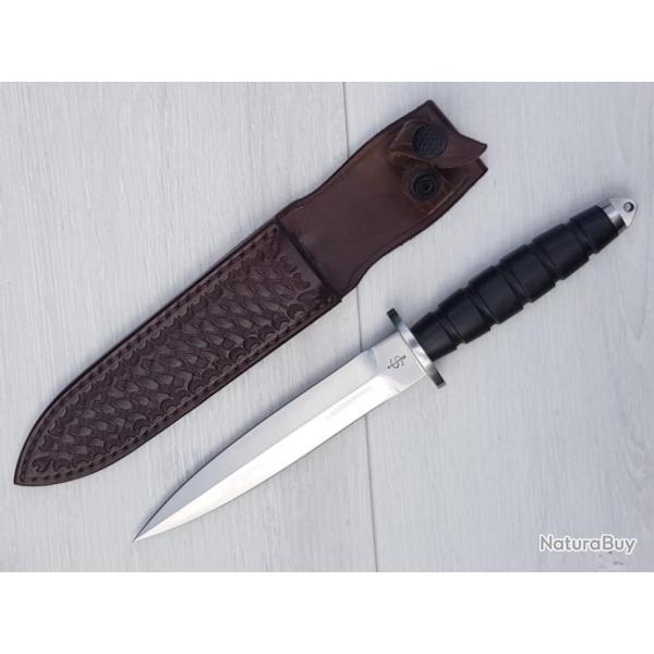 Dague Commando - Ian Slezak