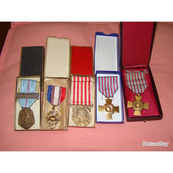 LOT DE MEDAILLES faire offre