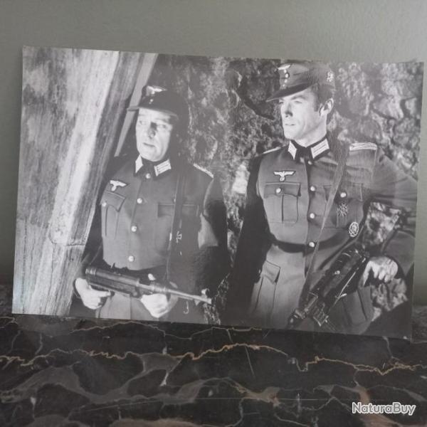 QUAND LES AIGLES ATTAQUENT  Photo de film  -    26.5 CM x 18 CM . - 1968