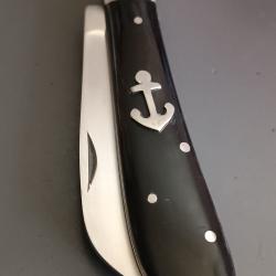 ANCIEN COUTEAU LONDON, manche CORNE, guilloch&eacute;.