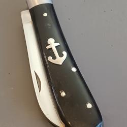 ANCIEN COUTEAU LONDON, manche CORNE, guilloch&eacute;.