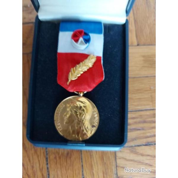 Lot de deux M�daille d'honneur au travail