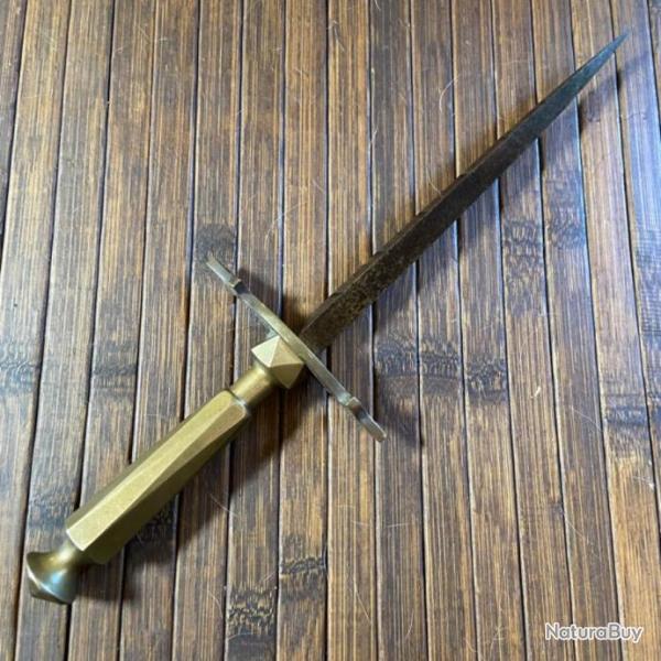 DAGUE - POIGNARD XlX �me BRONZE GRAV�