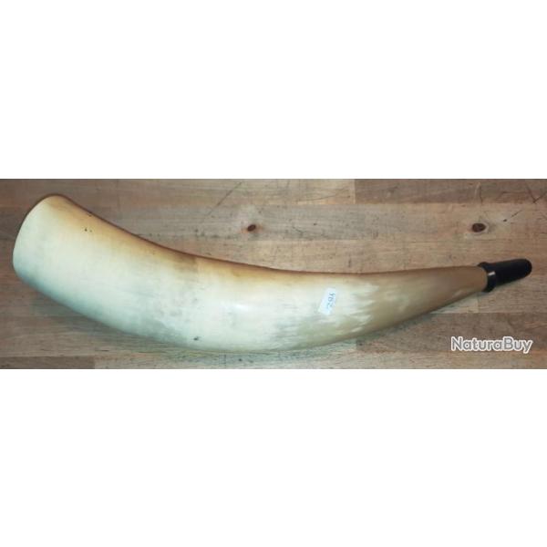 Trompe de chasse en corne longueur  40 cm diamtre 95 /70 mm poids 355 g