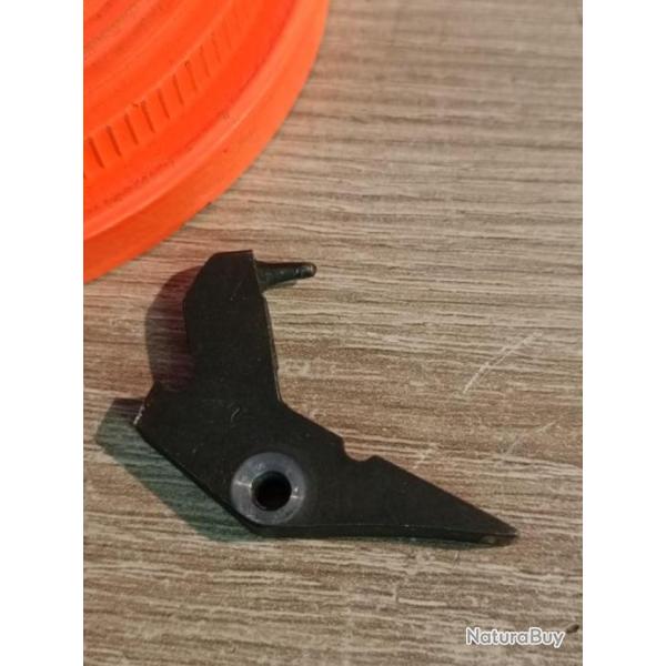 Robuste 222 - Pi�ces - Chien (1) cal 16