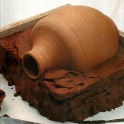 la poterie de quim chavarria et la poterie au tour de mary chappelhow ,