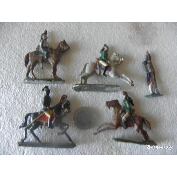 5 vintage soldat en plomb