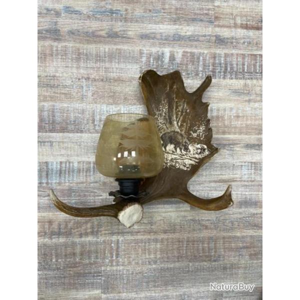 LAMPE MURALE BOIS DE DAIM AVEC TRES BELLE GRAVURE SANGLIER