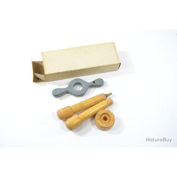 Ancien amorceur d�samorceur pour cartouches de chasse, calibre 20. Buis outil rechargement (B)