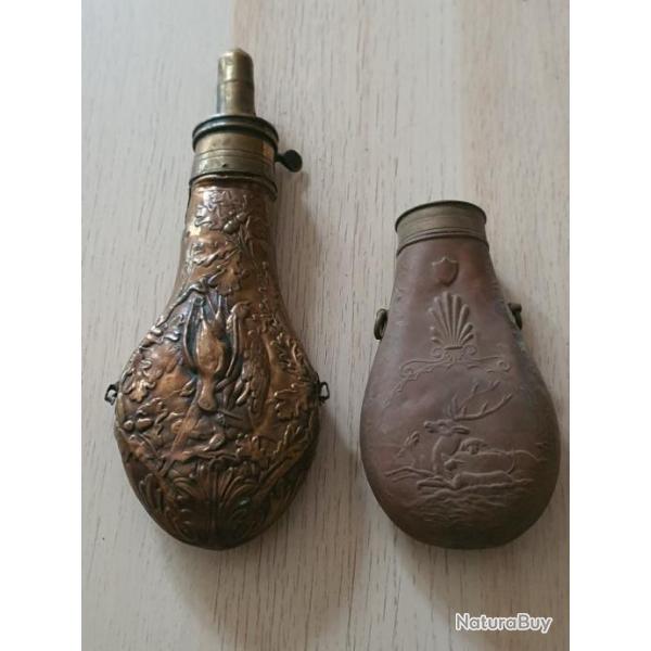 Lot 2 poires �  poudre de chasse vides �  nettoyer et restaurer .