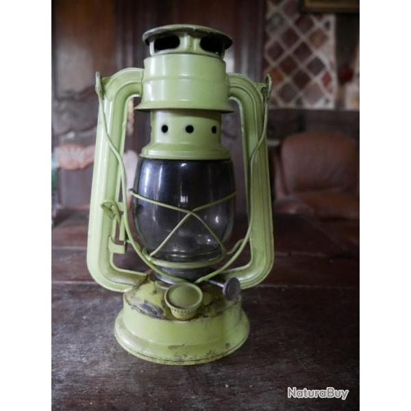 Lampe temp�te � p�trole