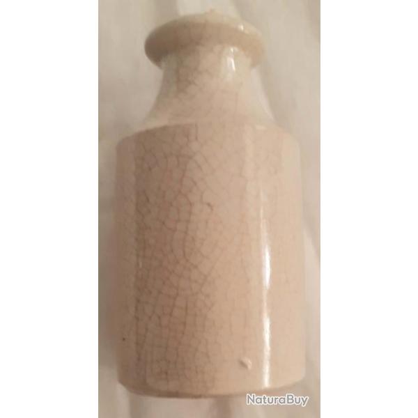 GB118630a Pot en gr�s