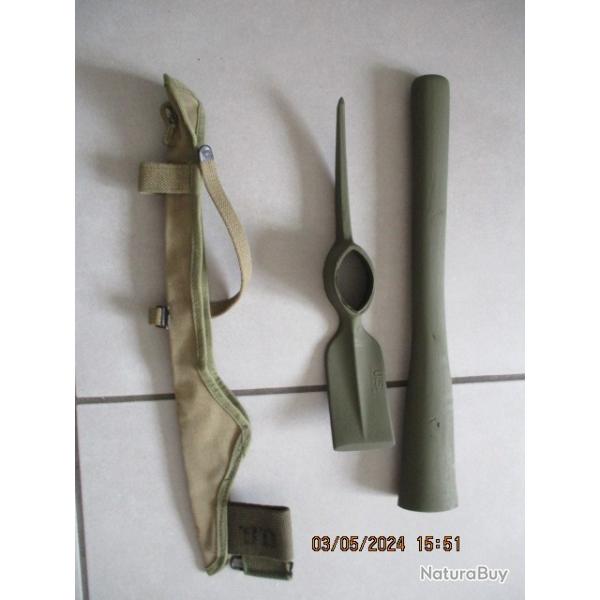 Piochon individuel : PICK-MATTOCK INTRENCHING M-1910 AND CARRIER