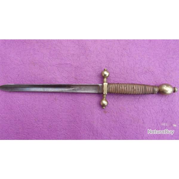 Dague ancienne ou Stylet.