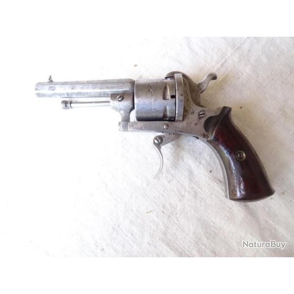 P1X lot r�volver  broches LE PARISIEN  parfait �tat de fonctionnement cal 7