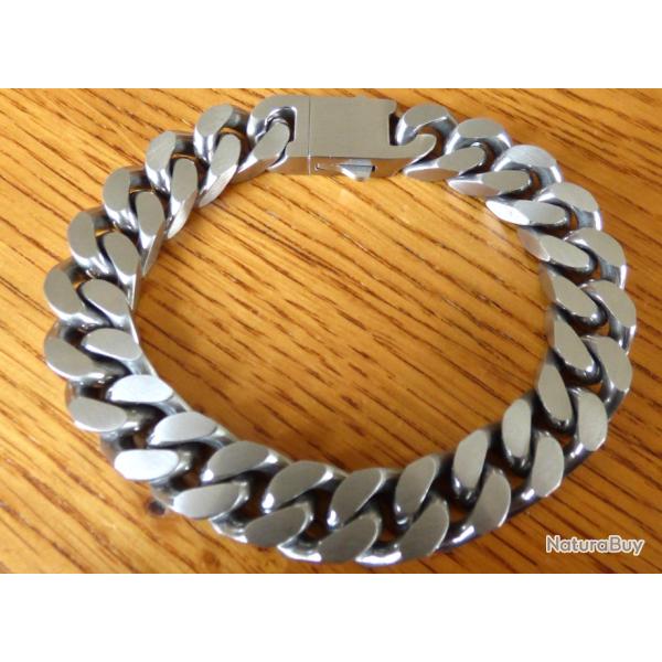 MAGNIFIQUE//MASSIVE//GRANDE// GOURMETTE EN ACIER INOX ARGENTE A FERMOIR SOLIDE = 22cm