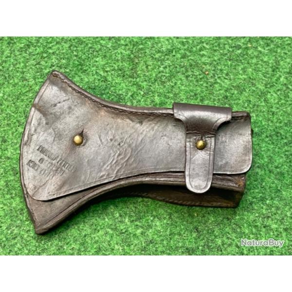 �TUI DE HACHE EN CUIR  DE PIONIER  MOD�LE 1916  W W 1