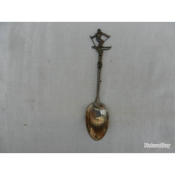 belle petite cuill�re de collection skieur - Morez 39