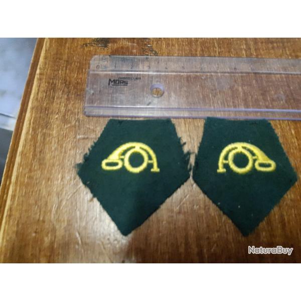 paire de cors de chasse brod�s pour coudre sur col de veste