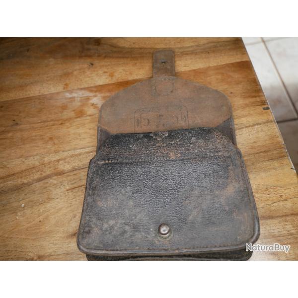 Cartouchi�re mod�le 1916 en cuir noir R�ceptionn�e WW1/WW2