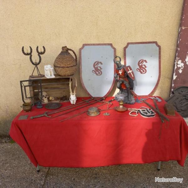 objets m�di�vaux  anciens  /  art populaire  /  fer forg� /  fonte /  bronze /  laiton