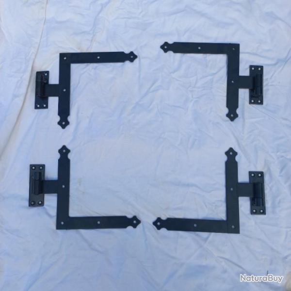 lot de 4 grandes pentures �querres + 4 gonds en acier TORBEL