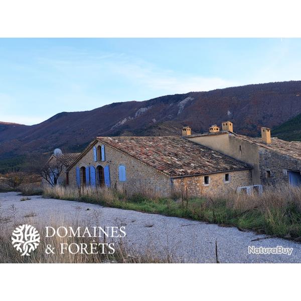 Grande villa avec vue imprenable sur la montagne de Lure (04) DF-721-A